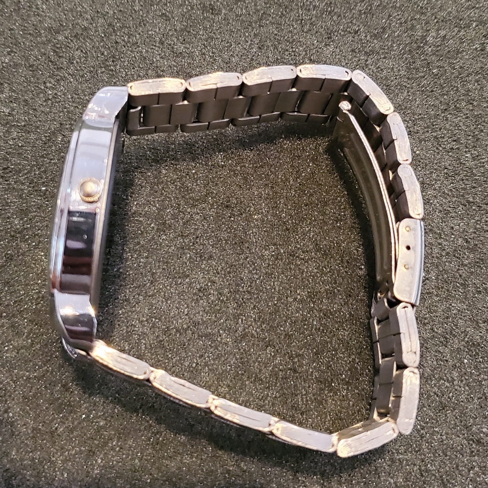 Hello Kitty Watch - Picture 2 of 3